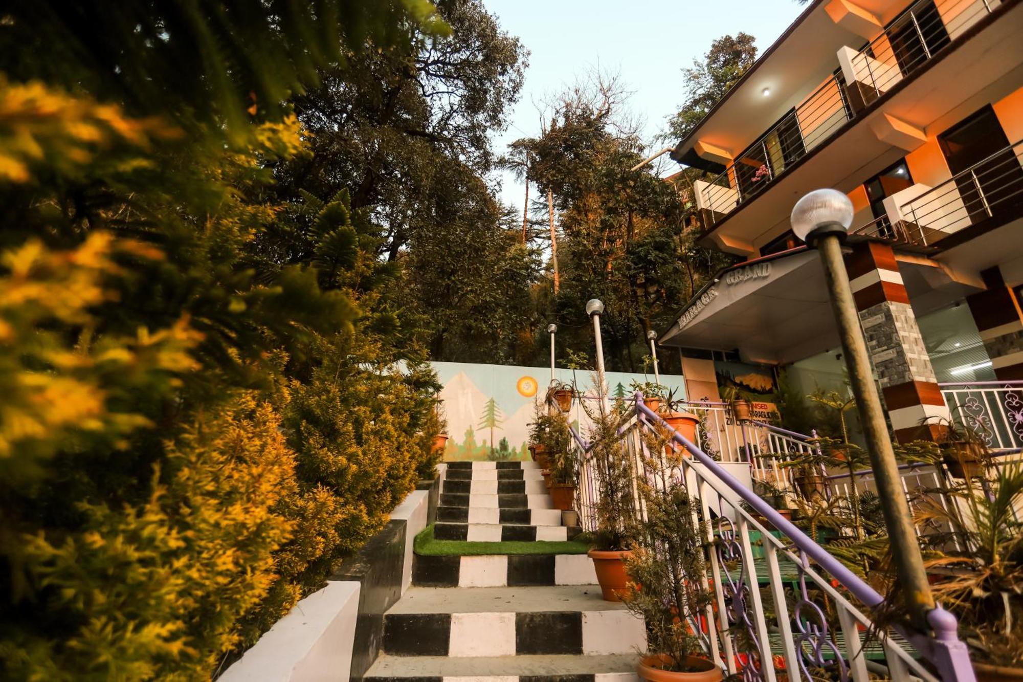 Mirage Grand Hotel McLeod Ganj Exterior photo